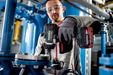 KLUCZ UDAROWY AKUMULATOROWY 1/2'' SSW 18 LTX 800 BL 2*5.5AH METABO KLUCZ UDAROWY AKUMULATOROWY 1/2'' SSW 18 LTX 800 BL 2*5.5AH METABO