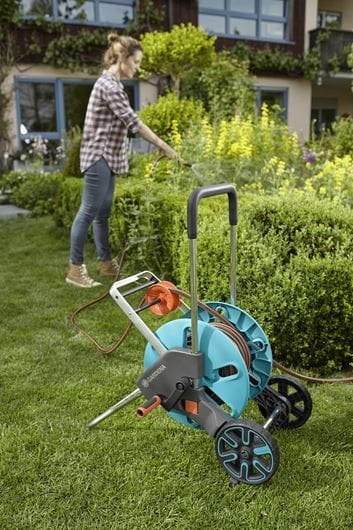 WÓZEK NA WĄŻ CLEVERROLL M EASY - ZESTAW GARDENA WÓZEK NA WĄŻ CLEVERROLL M EASY - ZESTAW GARDENA