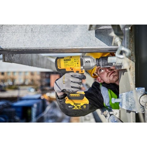 AKUMULATOROWY KLUCZ UDAROWY 1/2'' XR 18V 0*AH 1355 NM DEWALT