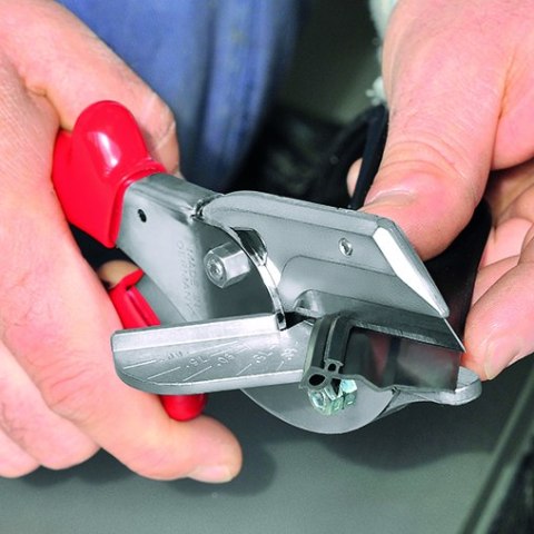 OBCINAK UCIOSOWY DO PROFILI Z TWORZYWA SZTUCZNEGO 215MM KNIPEX OBCINAK UCIOSOWY DO PROFILI Z TWORZYWA SZTUCZNEGO 215MM KNIPEX