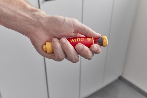 WKRĘTAK Z MAGAZYNKIEM BITÓW POCKETMAX ELECTRIC, 4 BITY WIHA WKRĘTAK Z MAGAZYNKIEM BITÓW POCKETMAX ELECTRIC, 4 BITY WIHA