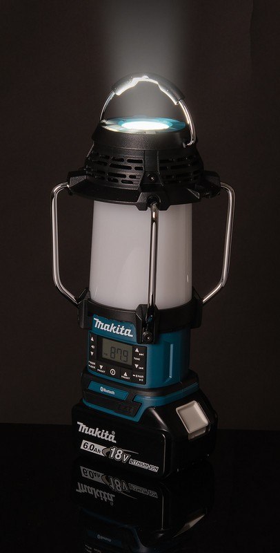 ODBIORNIK RADIOWY Z LAMPĄ I LATARKĄ 18V FM BLUETOOTH USB MAKITA ODBIORNIK RADIOWY Z LAMPĄ I LATARKĄ 18V FM BLUETOOTH USB MAKITA