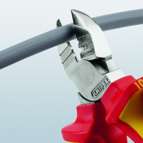 SZCZYPCE TNĄCE BOCZNE DO ŚCIĄGANIA IZOLACJI 160MM KNIPEX SZCZYPCE TNĄCE BOCZNE DO ŚCIĄGANIA IZOLACJI 160MM KNIPEX