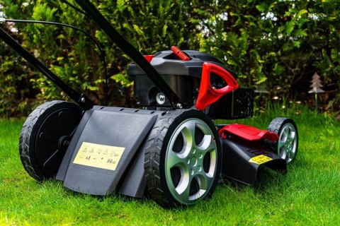 KOSIARKA SPALINOWA 3.0KM, 46CM, KOSZ Z NAPĘDEM GRAPHITE KOSIARKA SPALINOWA 3.0KM, 46CM, KOSZ Z NAPĘDEM GRAPHITE