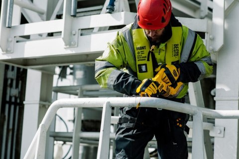 PILARKA SZABLOWA AKUMULATOROWA 18V XR 2*5.0AH TSTAK DEWALT PILARKA SZABLOWA AKUMULATOROWA 18V XR 2*5.0AH TSTAK DEWALT