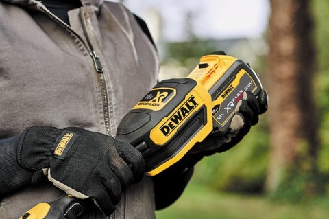 PODKASZARKA AKUMULATOROWA 18V 1*5.0AH DEWALT PODKASZARKA AKUMULATOROWA 18V 1*5.0AH DEWALT