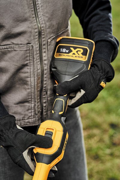 PODKASZARKA AKUMULATOROWA 18V 1*5.0AH DEWALT PODKASZARKA AKUMULATOROWA 18V 1*5.0AH DEWALT