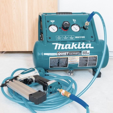 KOMPRESOR BEZOLEJOWY 7.6L MAKITA KOMPRESOR BEZOLEJOWY 7.6L MAKITA