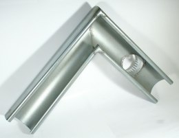 NAROŻNIK RYNNY Z WYLOTEM 150MM PRAWY UN