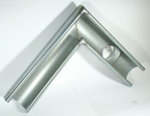 NAROŻNIK RYNNY Z WYLOTEM 150MM PRAWY UN NAROŻNIK RYNNY Z WYLOTEM 150MM PRAWY UN