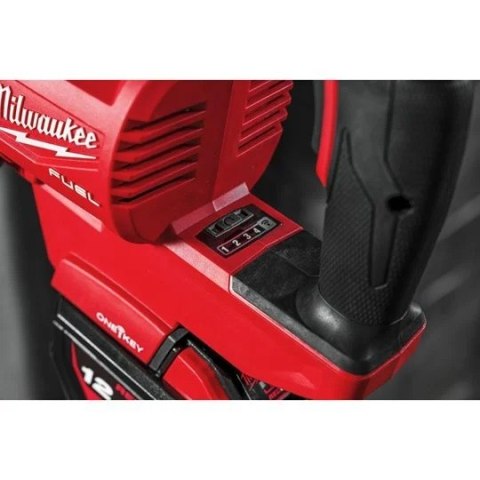 KLUCZ UDAROWY AKUMULATOROWY 1'' M18ONEFHIWF1D-121C 1*12.0AH MILWAUKEE KLUCZ UDAROWY AKUMULATOROWY 1'' M18ONEFHIWF1D-121C 1*12.0AH MILWAUKEE