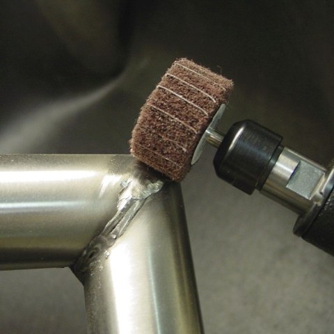 ŚCIERNICA TRZPIENIOWA Z WŁÓKNINY Z PRZEKŁADKĄ 04020 A106/150 LUKAS