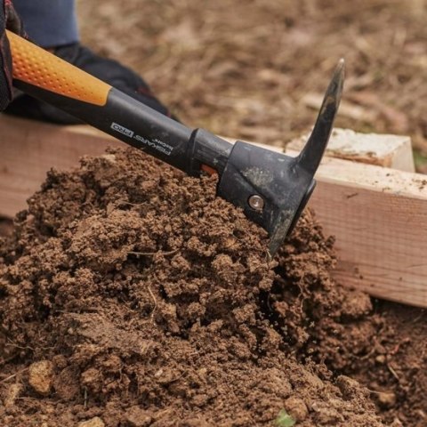 KILOF ZE SZPICEM ISOCORE S 36CM FISKARS KILOF ZE SZPICEM ISOCORE S 36CM FISKARS