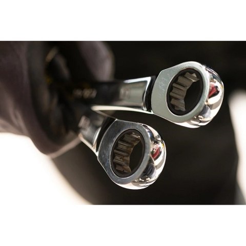 KLUCZ PŁASKO-OCZKOWY Z GRZECHOTKĄ 17 MM STANLEY KLUCZ PŁASKO-OCZKOWY Z GRZECHOTKĄ 17 MM STANLEY