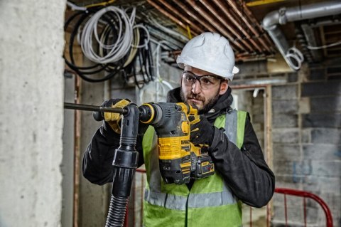 MŁOTOWIERTARKA 54V SDS-PLUS XR 2*6.0AH DEWALT MŁOTOWIERTARKA 54V SDS-PLUS XR 2*6.0AH DEWALT