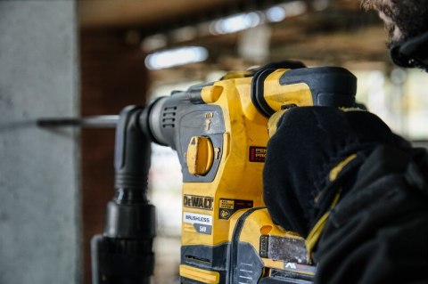 MŁOTOWIERTARKA 54V SDS-PLUS XR 2*6.0AH DEWALT MŁOTOWIERTARKA 54V SDS-PLUS XR 2*6.0AH DEWALT