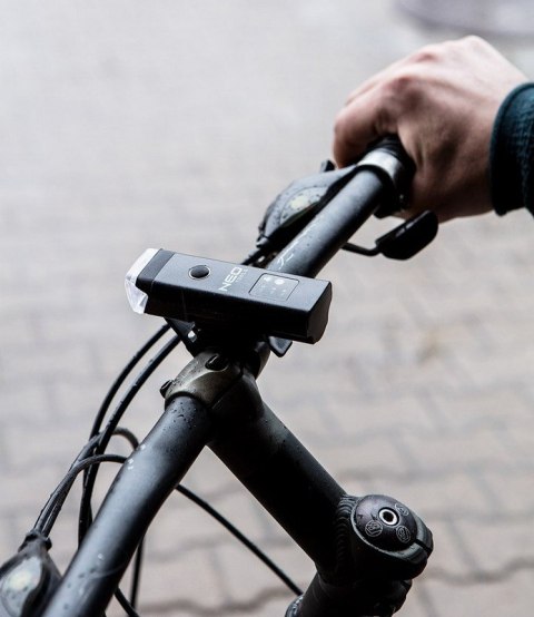 ŚWIATŁO ROWEROWE PRZEDNIE 400LM NEO ŚWIATŁO ROWEROWE PRZEDNIE 400LM NEO