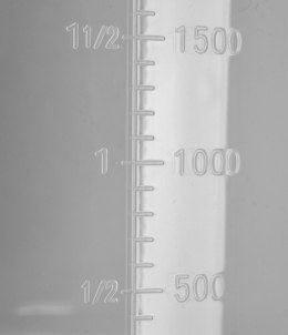 DZBANEK Z MIARKĄ 2000ML YATO