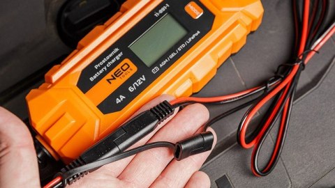 PROSTOWNIK AUTOMATYCZNY 4A/70W,3-120AH DO AGM/GEL NEO PROSTOWNIK AUTOMATYCZNY 4A/70W,3-120AH DO AGM/GEL NEO