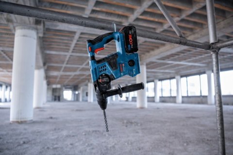 MŁOT UDAROWY OBROTOWY AKUMULATOROWY SDS+ GBH 18V-28 CF 2*8AH BOSCH MŁOT UDAROWY OBROTOWY AKUMULATOROWY SDS+ GBH 18V-28 CF 2*8AH BOSCH