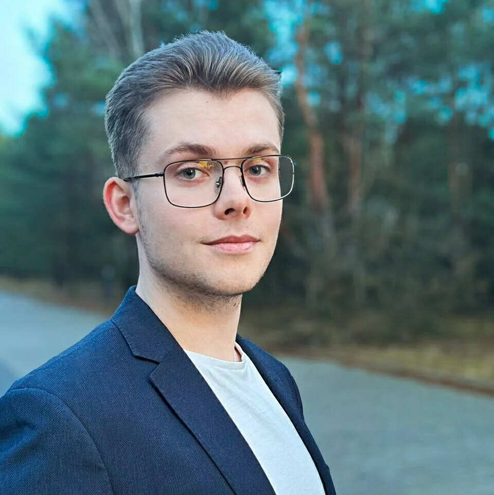 Artur, Specjalista ds. E-commerce