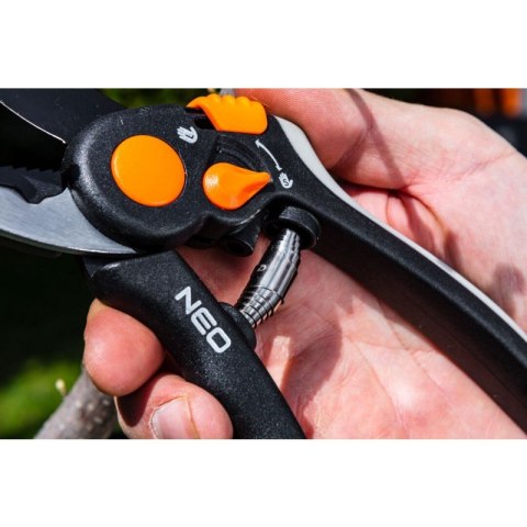 SEKATOR KOWADEŁKOWY 200MM, ZAKRES DO 18MM,REGULOWANY ROZSTAW NEO