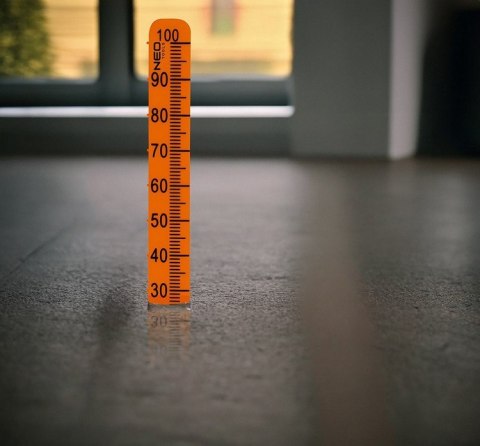 REPER DO WYLEWEK 100 MM Z TAŚMĄ 3M, 20SZT, NEO