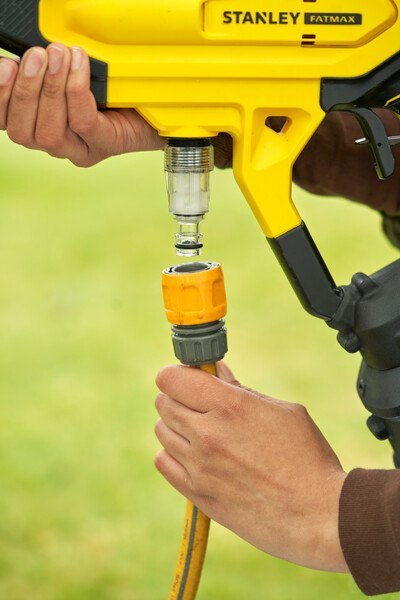 AKUMULATOROWA MYJKA CIŚNIENIOWA V20 18V 1*4.0AH STANLEY