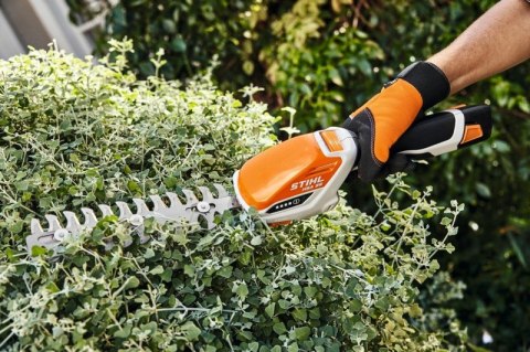 NOŻYCE AKUMULATOROWE DO TRAW I KRZEWÓW HSA 26 20CM 2*2.1AH STIHL